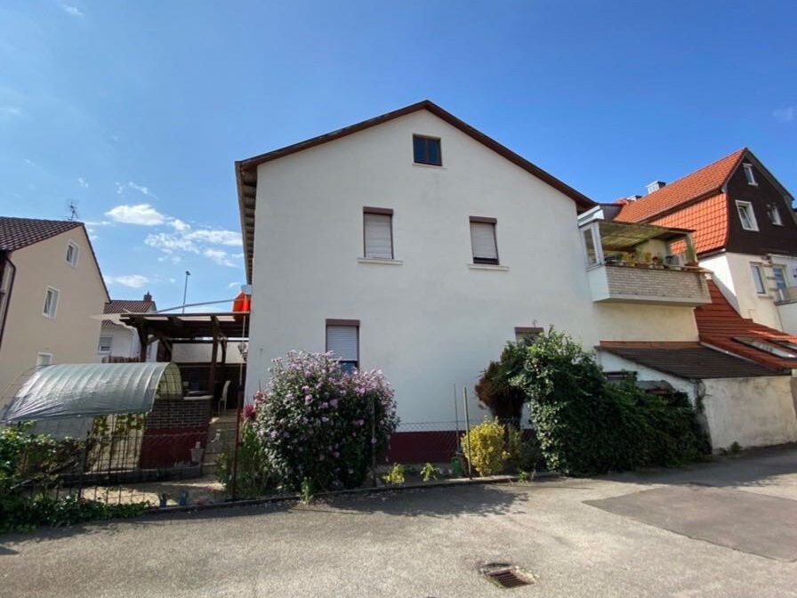 Außenansicht des vermittelten Altbau-Mehrfamilienhauses in Eislingen