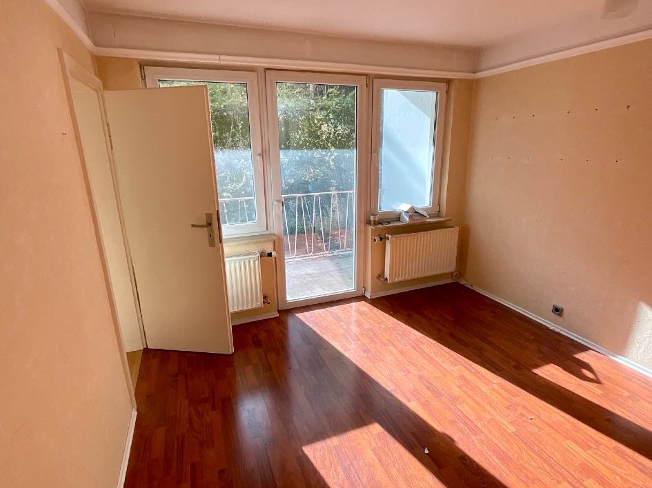 Wohnzimmer der vermittelten 2-Zimmer-Wohnung in Stuttgart-West